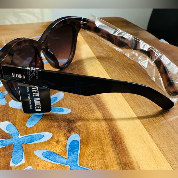 NWT Women’s Steve Madden Sunglasses Black and Brown Cat Eye - Picture 2 of 7